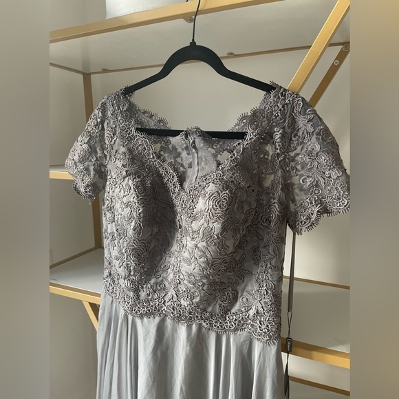 La Femme Embroidered Lace & Chiffon A-Line Gown in Platinum, Size 10 - Picture 3 of 7